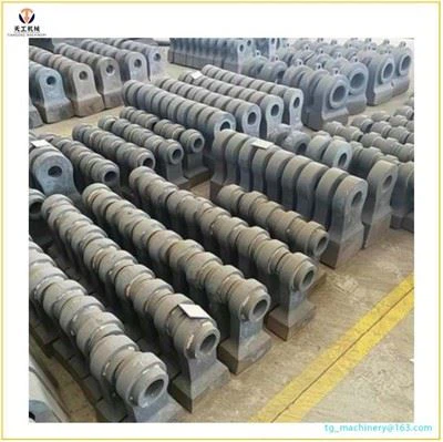 Bimetalinė kompozicinė plaktuko galva